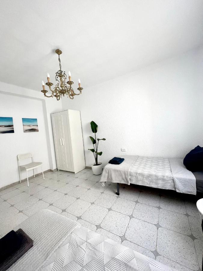 Holiday&Vacations Apartment On The Beach Valencia Eksteriør bilde